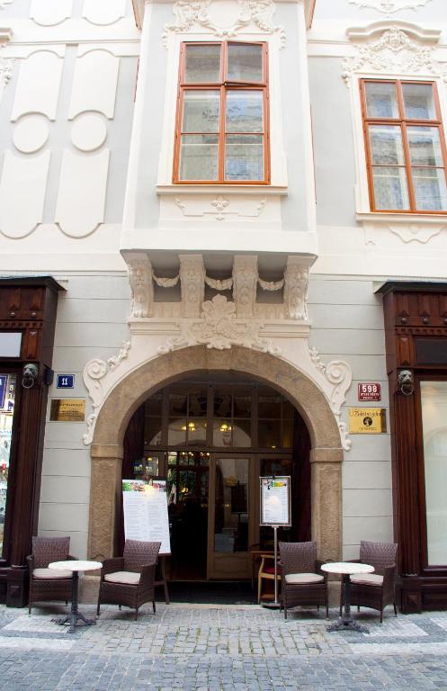 Hotel U Zlateho Jelena Praga Exterior foto